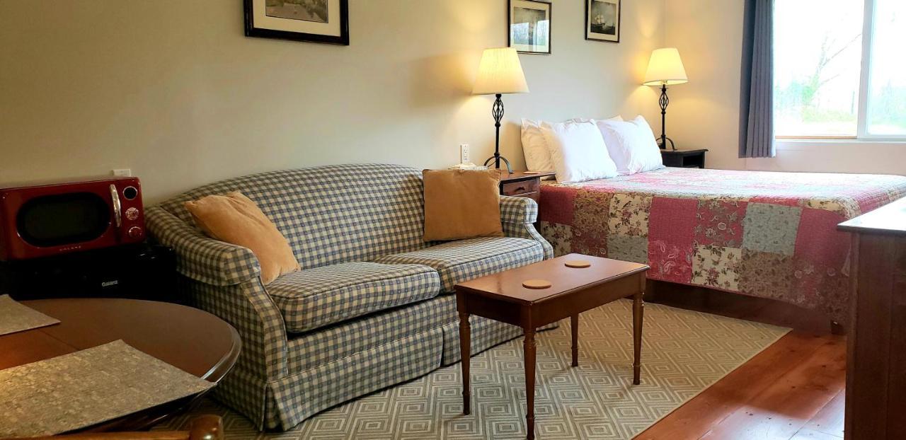 Hawks House Inn Walpole Экстерьер фото